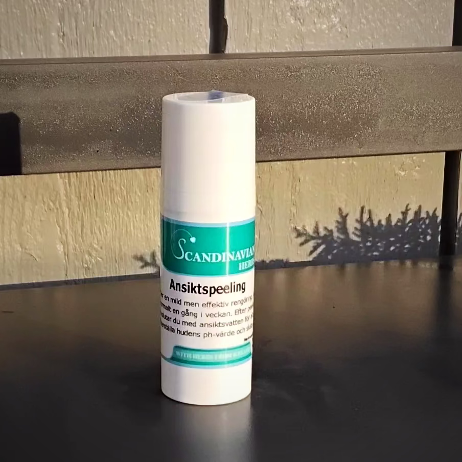 Ansiktspeeling med Nordiska Örter 50 ml – Scandinavian Herbs - kort datum